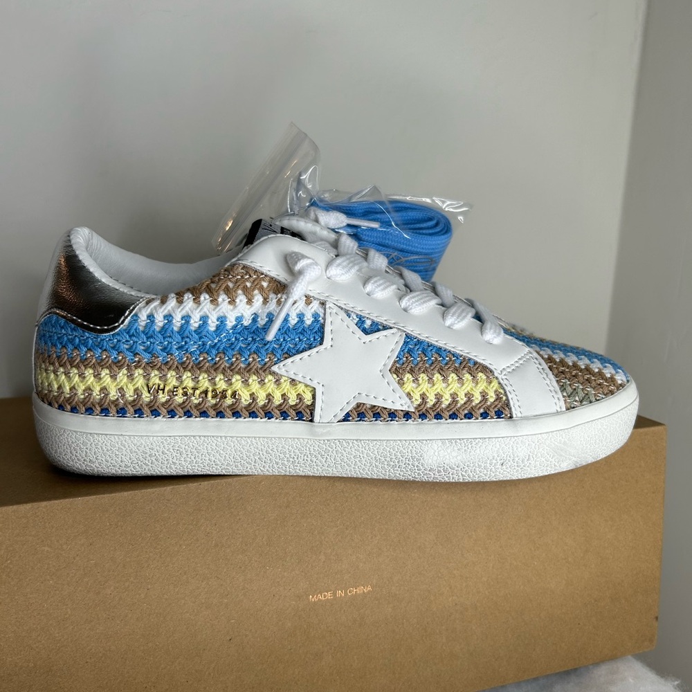 Vintage Havana Flair 46 sneaker Size 7 blue/brown crochet multi